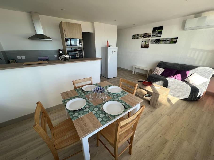 Le Carrousel - Apt Vue Mer - Plage A 10 M - Clim - Wifi Canet-en-Roussillon Dış mekan fotoğraf